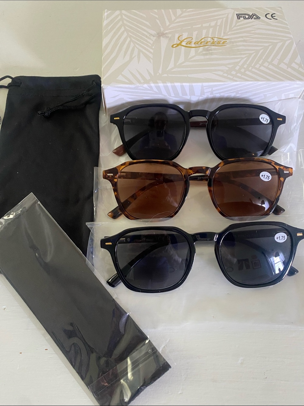 Ladeesse +1.75 Reader Sunglasses.  
Set of 3.  2 Black+ 1 Brown.
